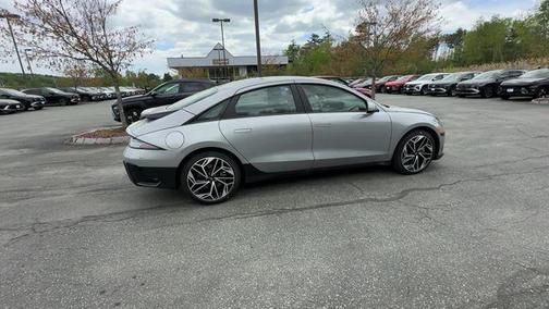 2025 Hyundai IONIQ 6 SEL