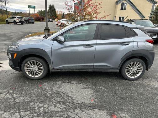 2021 Hyundai KONA SEL