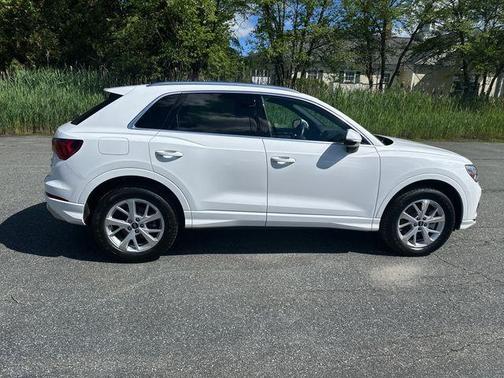 Ibis White 2023 Audi Q3 40 Premium