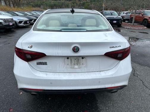 2017 Alfa Romeo Giulia Ti
