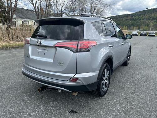 Silver Sky Metallic 2018 Toyota RAV4 XLE