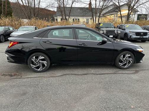 2025 Hyundai ELANTRA SEL Convenience