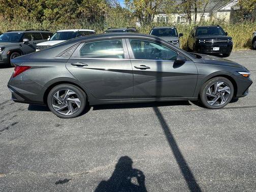 2025 Hyundai ELANTRA HEV Limited