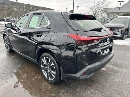 2024 Lexus UX 250h Premium
