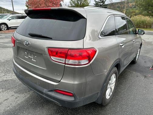 2018 Kia Sorento LX