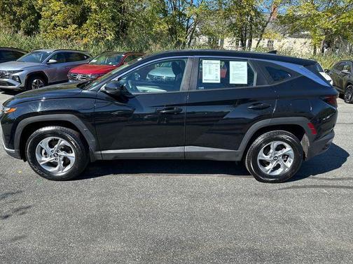 2023 Hyundai TUCSON SE