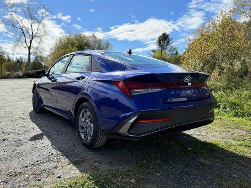 2025 Hyundai ELANTRA HEV Blue