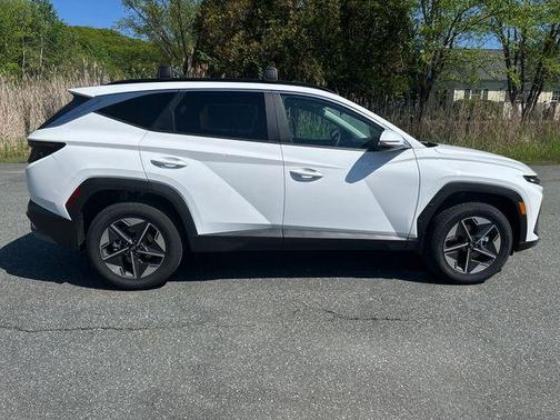 White Pearl 2026 Hyundai TUCSON SEL Premium