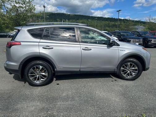 2018 Toyota RAV4 Hybrid XLE
