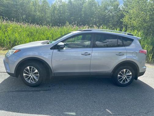 2018 Toyota RAV4 Hybrid XLE