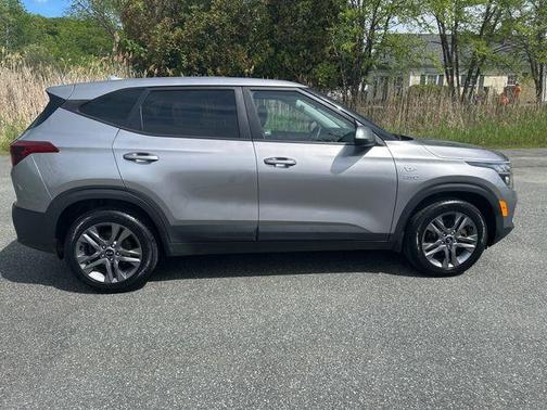Steel Gray 2021 Kia Seltos LX