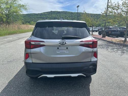Steel Gray 2021 Kia Seltos LX