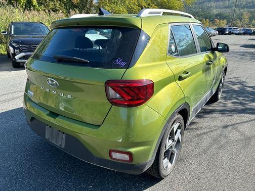 2022 Hyundai VENUE SEL