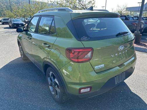 2022 Hyundai VENUE SEL