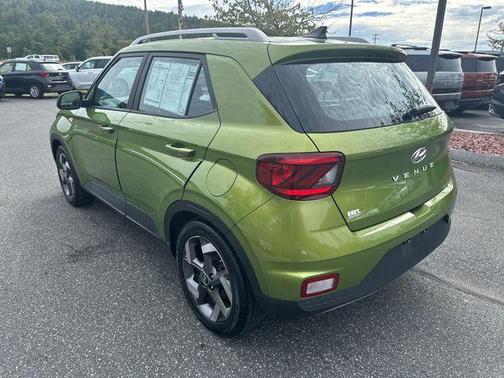 2022 Hyundai VENUE SEL