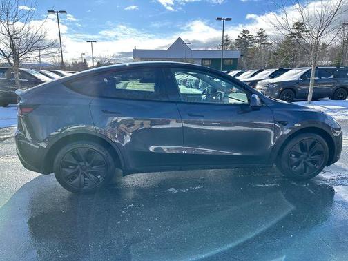 2025 Tesla Model Y Long Range