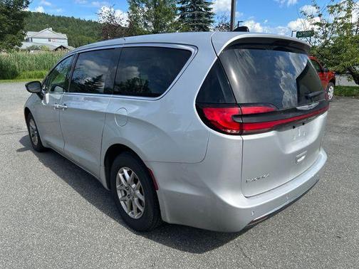 2024 Chrysler Pacifica Touring-L