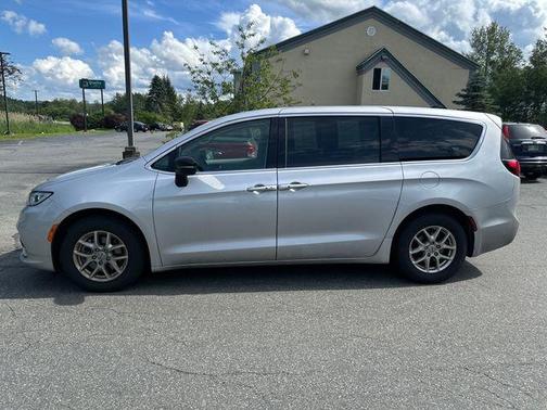 2024 Chrysler Pacifica Touring-L