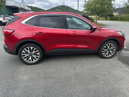 2021 Ford Escape Titanium Hybrid