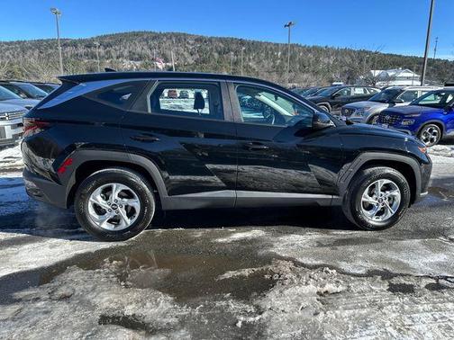 2023 Hyundai TUCSON SE