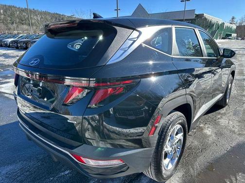 2023 Hyundai TUCSON SE