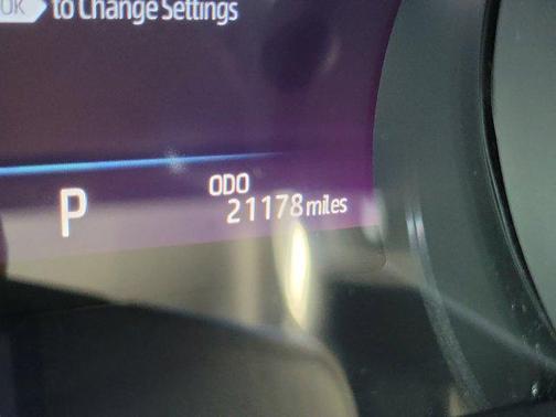 2022 Toyota Camry Hybrid XLE