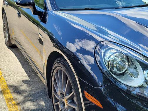 2016 Porsche Panamera 4 Edition