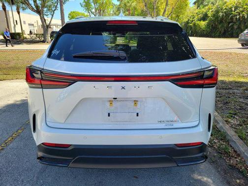 2022 Lexus NX 350h Premium