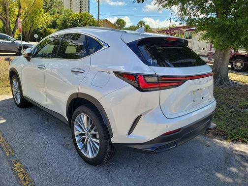2022 Lexus NX 350h Premium