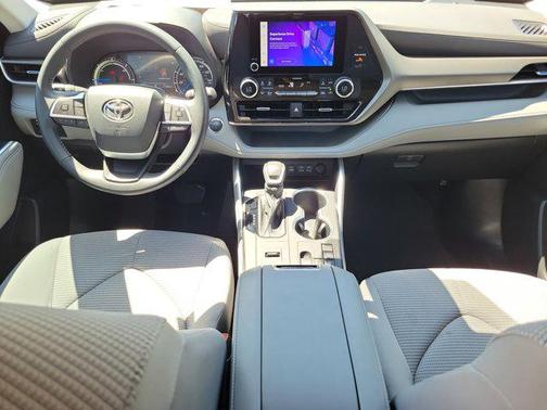 2023 Toyota Highlander Hybrid LE