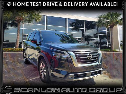 2022 Nissan Pathfinder SL 2WD
