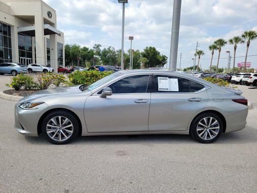2021 Lexus ES 300h Base