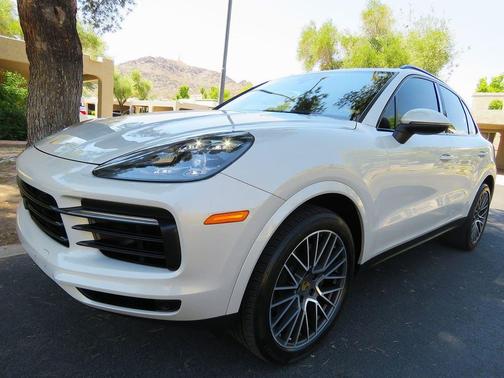 Cashmere Beige Metallic 2020 Porsche Cayenne Cayenne