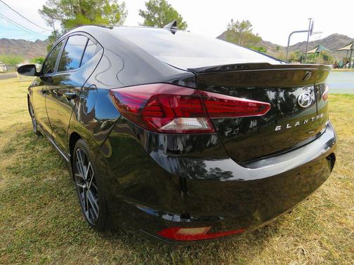 2020 Hyundai ELANTRA Sport