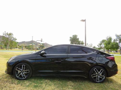 2020 Hyundai ELANTRA Sport