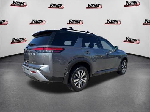 2023 Nissan Pathfinder SL 4WD