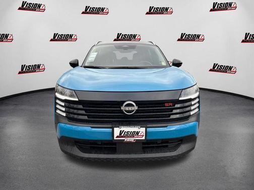 Arctic Ice Blue Metallic/Super Black 2025 Nissan Kicks SR