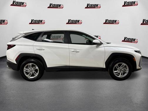 Serenity White Pearl 2025 Hyundai TUCSON SE
