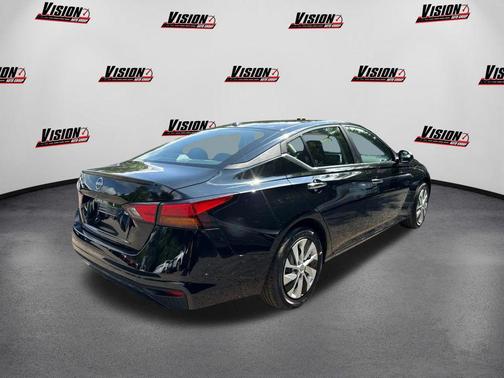 2025 Nissan Altima S FWD