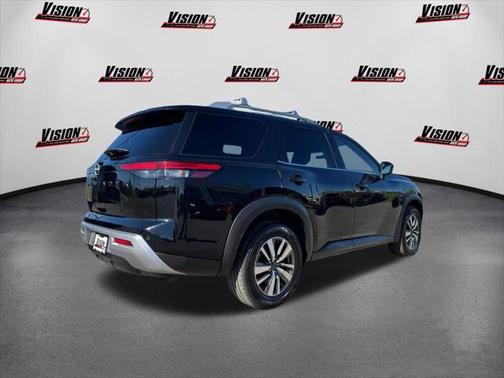 2023 Nissan Pathfinder SL 4WD