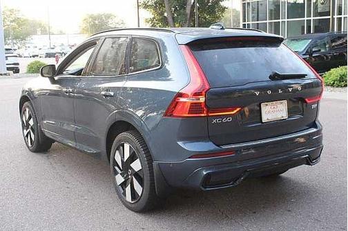 2025 Volvo XC60 Plus