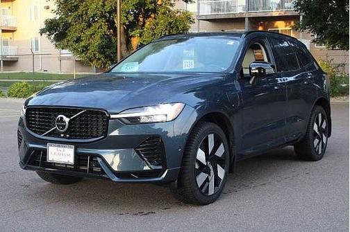2025 Volvo XC60 Plus