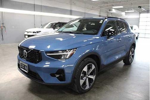 2024 Volvo XC40 Plus