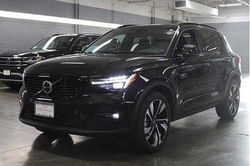 2024 Volvo XC40 