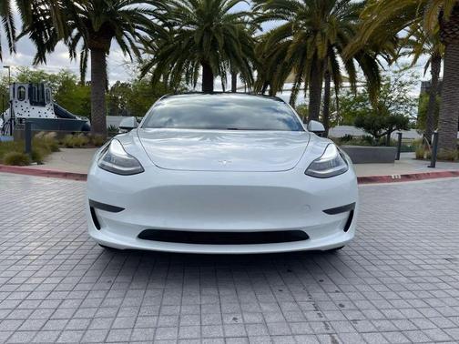 Pearl White Multi-Coat 2023 Tesla Model 3 Standard Range