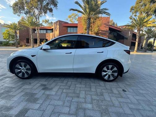 Pearl White Multi-Coat 2021 Tesla Model Y Long Range Dual Motor All-Wheel Drive