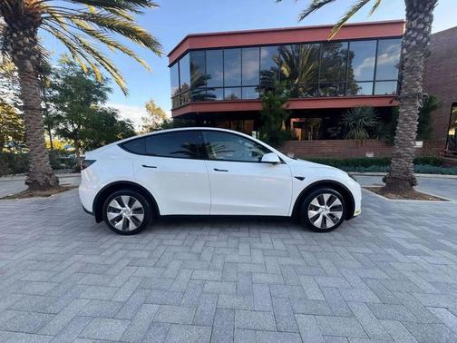 Pearl White Multi-Coat 2021 Tesla Model Y Long Range Dual Motor All-Wheel Drive