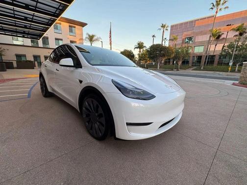 2022 Tesla Model Y Performance Dual Motor All-Wheel Drive