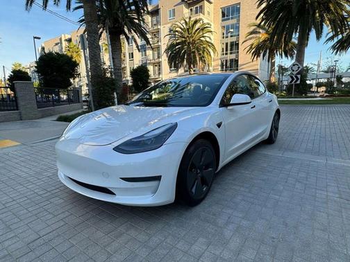 Pearl White Multi-Coat 2023 Tesla Model 3 Standard Range
