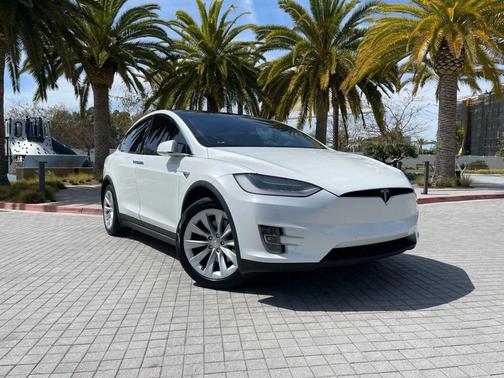 Pearl White Multi-Coat 2018 Tesla Model X 100D